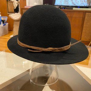 Cloche Hat- womens, black wool